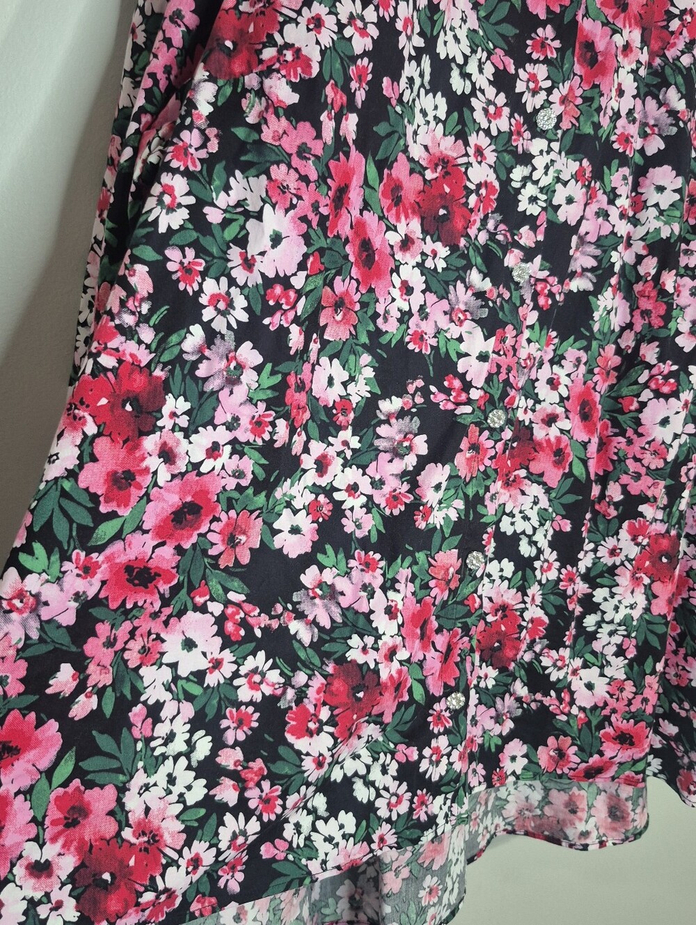 crown & ivy Black Floral Button-Front Pink Blouse Size 3X - Picture 5 of 9